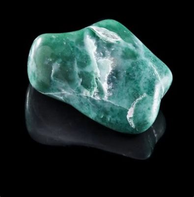  Jadeite ทรัพยากรแร่ล้ำค่า สำหรับอุตสาหกรรมเครื่องประดับและงานศิลปะ!